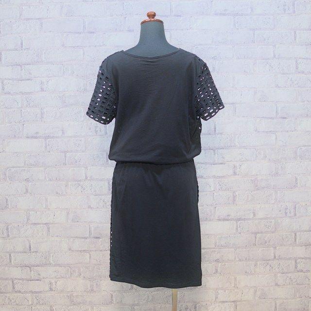 美品 カルヴェン ワンピース ひざ丈 半袖 Vネック メッシュ 黒 ブラック